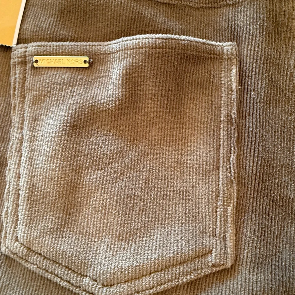 Michael Kors pants. Olive green, pull on pants - Picture 7 of 8